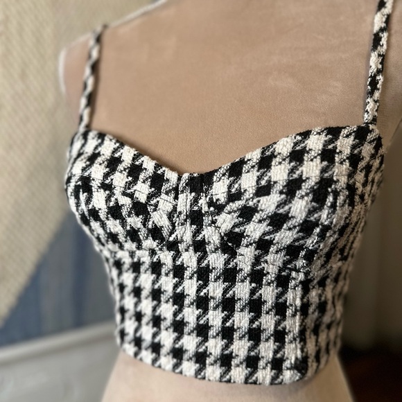 Stradivarius Black and White Houndstooth Crop Top - Picture 4 of 9